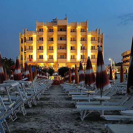 Hotel Life Rimini Esterno foto