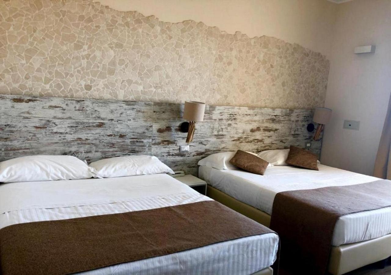 Hotel Life Rimini Esterno foto