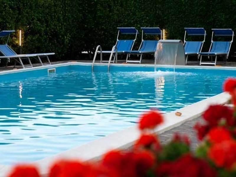 Hotel Life Rimini Esterno foto