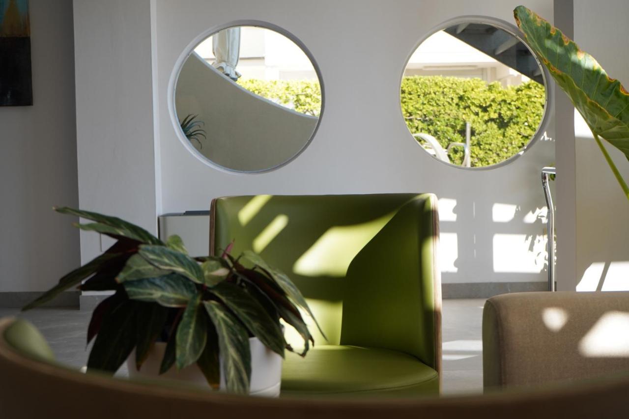 Hotel Life Rimini Esterno foto