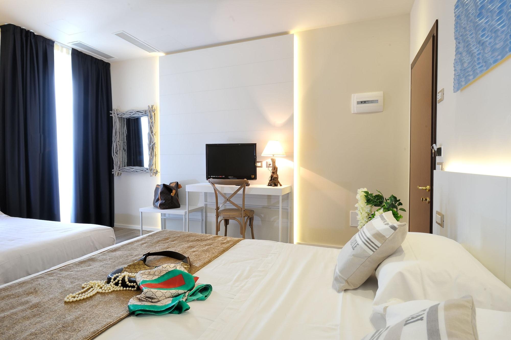 Hotel Life Rimini Esterno foto