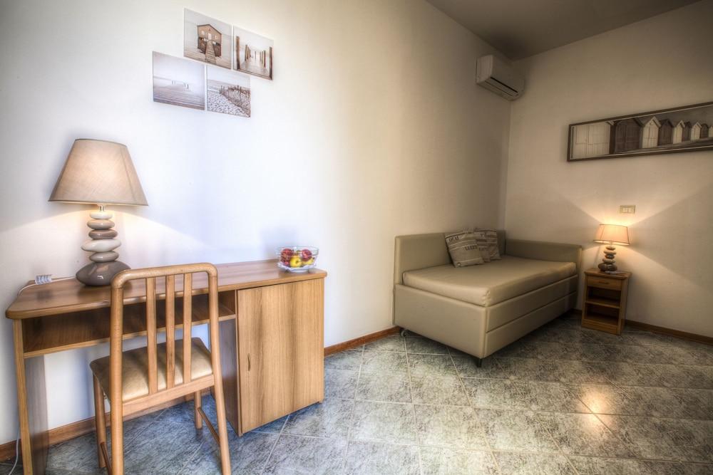 Hotel Life Rimini Esterno foto