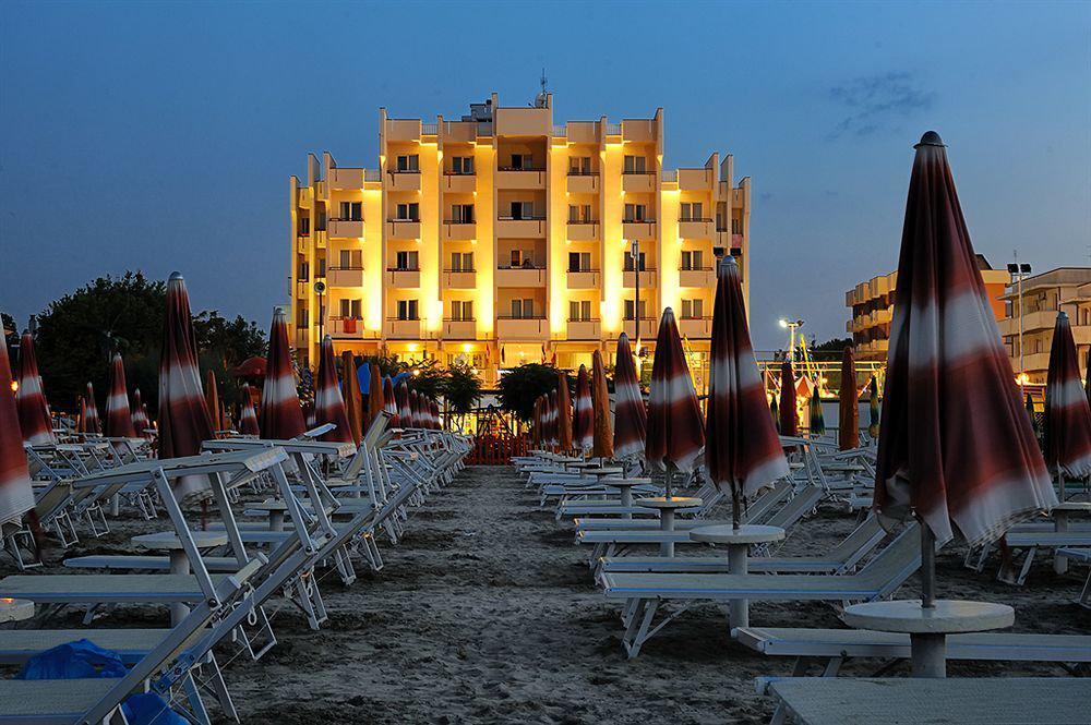 Hotel Life Rimini Esterno foto